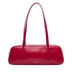 Torebka Calvin Klein. Czerwone torebki klasyczne damskie CALVIN KLEIN, bez wzorów, bez dodatków. Za 489.99 zł.