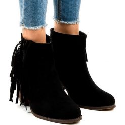 Czarne zamszowe botki boho na słupku FY8333. Czarne botki damskie ButyModne, z zamszu, boho, bez obcasa, na słupku, bez zapięcia. Za 89.00 zł.
