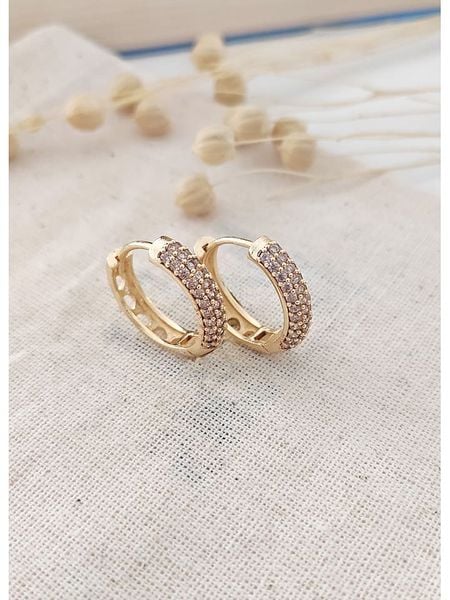 Atelier MIU Pozłacane kolczyki-kreole z cyrkoniami rozmiar: onesize. Żółte kolczyki damskie atelier MIU, z cyrkonią, pozłacane. Za 52.45 zł.