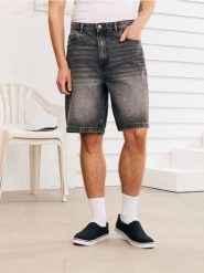 Szorty jeansowe loose - szary. Szare szorty męskie Sinsay, z jeansu, bez kołnierzyka. Za 59.99 zł.