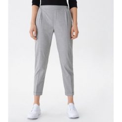 Spodnie typu jogger - Szary. Szare spodnie materiałowe damskie House, bez wzorów. Za 99.99 zł.
