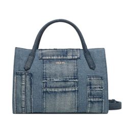 Torebka Guess. Niebieskie torebki klasyczne damskie Guess, z aplikacjami, bez dodatków. Za 577.99 zł.