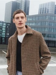 Płaszcz z wełną - inny. Płaszcze męskie Reserved, l, bez wzorów, z tkaniny. W wyprzedaży za 139.99 zł.