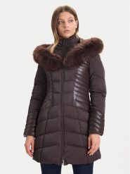 Guess Kurtka zimowa W4BL61 WGLZ0 Brązowy Slim Fit. Brązowe kurtki damskie Guess, na zimę, xxl, z aplikacjami, z syntetyku, bez kaptura. Za 749.99 zł.