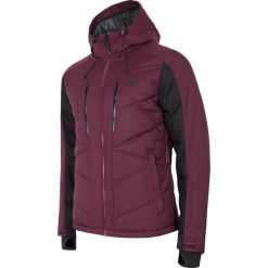 Kurtka narciarska męska KUMN256 - burgund. Czerwone kurtki męskie 4f, m, bez wzorów, z puchu, z kapturem. W wyprzedaży za 399.99 zł.