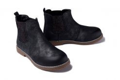 WOJTYŁKO 5Z23010 czarny, botki dziecięce, rozmiary 30-36. Czarne botki dziewczęce Wojtyłko, bez wzorów, z polaru, bez ramiączek. Za 149.90 zł.