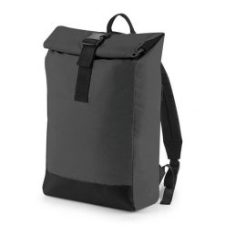 Plecak odblaskowy z rolowanym zapięciem Bag Base. Czarne plecaki damskie BAGBASE, bez wzorów, z materiału. Za 119.95 zł.