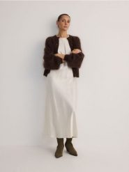 Sukienka midi z tkaniny NAIA - złamana biel. Sukienki damskie Reserved, l, bez wzorów, z tkaniny, bez kołnierzyka, bez ramiączek, midi, rozkloszowane. W wyprzedaży za 99.99 zł.