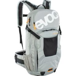 Plecak rowerowy Evoc FR Enduro 16. Szare plecaki męskie EVOC, bez wzorów. Za 981.89 zł.