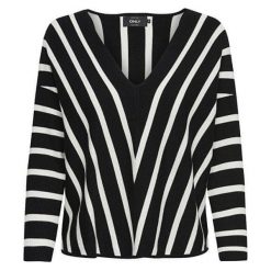 ONLY Damski sweter AYA 7/8 z dekoltem w szpic Knt Black (rozmiar S). Czarne swetry klasyczne damskie Only, s, z materiału, bez kołnierzyka. W wyprzedaży za 95.00 zł.