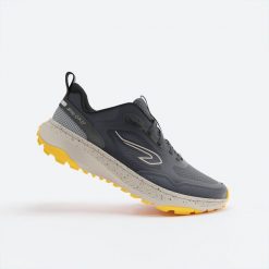 Buty do biegania męskie Kiprun JF 190 Grip. Czarne obuwie do biegania damskie KALENJI. Za 189.99 zł.