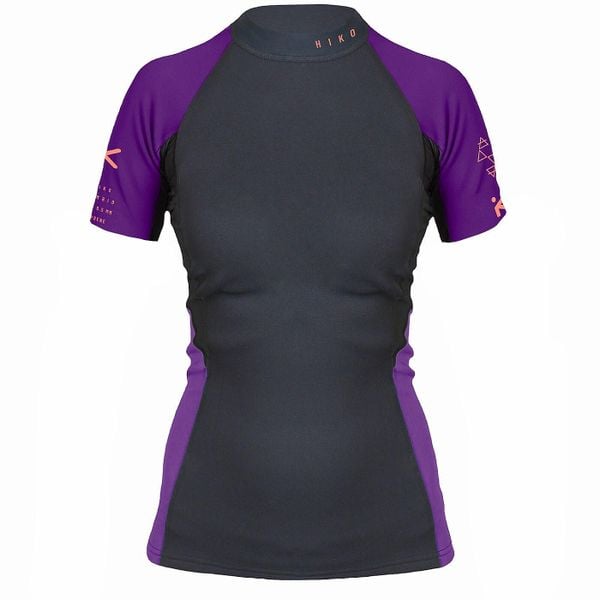 Koszulka damska neoprenowa SYMBIO NEW 1,5 mm z krótkim rękawem. Fioletowe bluzki sportowe damskie Hiko, m, bez wzorów, z lycry, bez ramiączek. Za 347.73 zł.