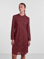Pieces Sukienka codzienna 17139864 Bordowy Regular Fit. Czerwone sukienki damskie Pieces, na co dzień, s, bez wzorów, z syntetyku, bez kołnierzyka, bez ramiączek, proste. Za 109.99 zł.