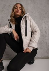 Jasnoszara Kurtka Przejściowa z Pikowanymi Przeszyciami i Kapturem Niama. Szare kurtki damskie Renee, l, bez wzorów, z dzianiny, z kapturem. Za 189.99 zł.