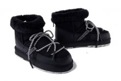 EMU AUSTRALIA W13129 Blurred Micro black, botki damskie. Czarne botki damskie Emu Australia, na zimę, z gumy, bez obcasa, bez zapięcia. Za 799.90 zł.