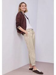 Street One Spodnie chino w kolorze beżowym rozmiar: W38/L28. Brązowe spodnie materiałowe damskie Street One, bez wzorów, street. Za 170.47 zł.