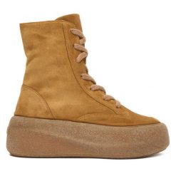 Botki Vic Matié. Brązowe botki damskie Vic Matié, bez obcasa, na koturnie, bez zapięcia. Za 1,379.00 zł.