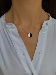 Les Favorites Pozłacany naszyjnik z zawieszką - dł. 40 cm rozmiar: onesize. Czarne naszyjniki damskie Les Favorites, pozłacane. Za 121.99 zł.