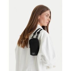 Saszetka Guess Jeans. Czarne saszetki męskie Guess Jeans, z jeansu. Za 169.99 zł.