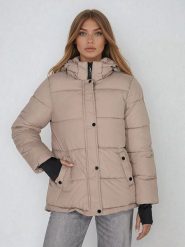 Steve Madden Kurtka zimowa w kolorze szarobrązowym rozmiar: S. Brązowe kurtki damskie Steve Madden, na zimę, s, bez wzorów, z puchu, bez kaptura. Za 173.99 zł.