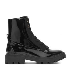 Trzewiki Nine West. Czarne botki damskie Nine West, bez obcasa, na płaskiej podeszwie, bez zapięcia. Za 279.99 zł.