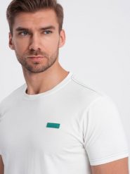 Męski t-shirt bawełniany z zieloną naszywką na piersi – złamana biel V5 OM-TSCT-0151 - XXL. Białe t-shirty męskie Ombre Clothing, l, z aplikacjami, z bawełny, bez kołnierzyka. Za 77.99 zł.