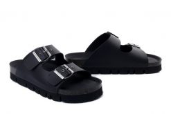 DR. BRINKMANN 700560-01 schwarz, klapki damskie. Czarne klapki damskie Dr. Brinkmann, bez wzorów, bez obcasa. Za 219.90 zł.