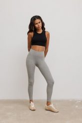 Legginsy damskie z prążkowanej dzianiny w kolorze DEEP GREY MELANGE- HIPS-XS. Szare legginsy damskie Marsala, s, bez wzorów, z bawełny. Za 199.90 zł.
