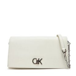 Torebka Calvin Klein. Białe torebki klasyczne damskie CALVIN KLEIN, bez wzorów, wizytowe, bez kołnierzyka, bez ramiączek. Za 479.99 zł.
