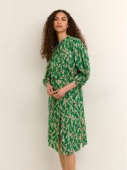 Karen by Simonsen Sukienka letnia Grace 10104188 Zielony Relaxed Fit. Zielone sukienki damskie Karen by Simonsen, na lato, bez wzorów, z wiskozy, bez kołnierzyka, bez ramiączek. Za 489.99 zł.