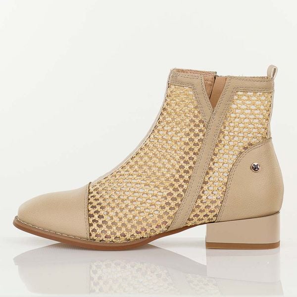 Beżowe wiosenne botki damskie na obcasie M.Daszyński Sa197-31. Brązowe botki damskie M.Daszyński, na jesień, z jeansu, boho, bez obcasa, na obcasie, bez zapięcia. Za 239.00 zł.