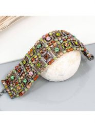 MENTHE À L'O Srebrna bransoletka z kryształami Swarovski rozmiar: onesize. Szare bransoletki damskie MENTHE À L'O, srebrne. Za 247.99 zł.