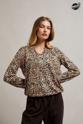 Sweter w zwierzęcy wzór beżowy. Brązowe swetry klasyczne damskie MOODO, s, z elastanu, bez kołnierzyka. W wyprzedaży za 34.99 zł.