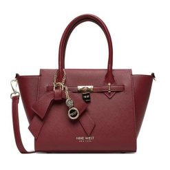 Torebka Nine West. Czerwone torebki klasyczne damskie Nine West, bez wzorów, bez dodatków. Za 349.99 zł.