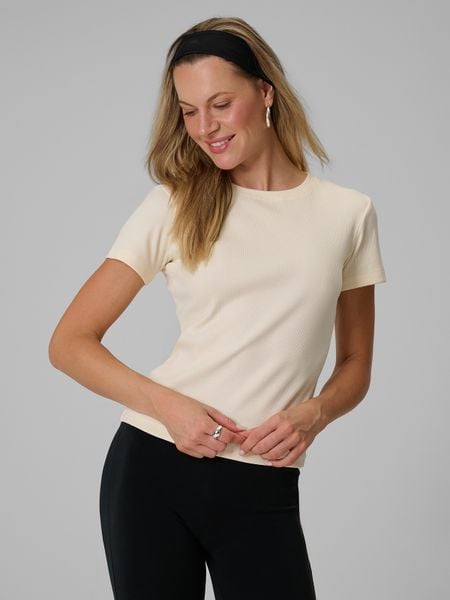 4F T-shirt slim z prążkowanej dzianiny damski - kremowy M. Białe t-shirty damskie 4f, m, bez wzorów, z bawełny, bez kołnierzyka. Za 49.99 zł.