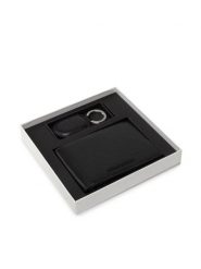 Emporio Armani Zestaw portfel i brelok Y4R222 Y068E 80001 Czarny. Czarne portfele męskie Emporio Armani, bez wzorów, ze skóry. Za 573.99 zł.