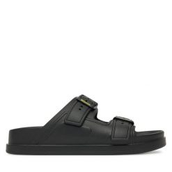 Klapki Blauer. Czarne klapki damskie Blauer, bez wzorów, bez obcasa. Za 149.99 zł.