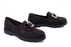Rieker 45553-25 brown, półbuty damskie. Brązowe półbuty damskie Rieker, bez wzorów, ze skóry ekologicznej, bez obcasa. Za 369.90 zł.
