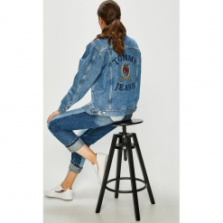 Tommy Jeans - Kurtka. Niebieskie kurtki damskie Tommy Jeans, m, bez wzorów, z bawełny, bez kaptura. W wyprzedaży za 629.90 zł.