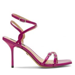 Sandały Nine West. Czerwone sandały damskie Nine West, bez wzorów, bez obcasa, na szpilce. Za 137.99 zł.
