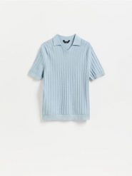 Bawełniany sweter polo - jasnoniebieski. Niebieskie swetry męskie Reserved, l, bez wzorów, z bawełny, bez kołnierzyka. Za 129.99 zł.
