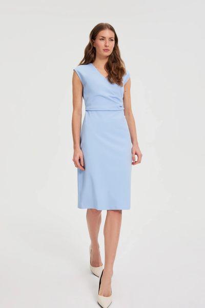 Sukienka z marszczeniem błękitna. Niebieskie sukienki damskie MOODO, l, bez wzorów, z elastanu, bez kołnierzyka, bez ramiączek. Za 169.99 zł.