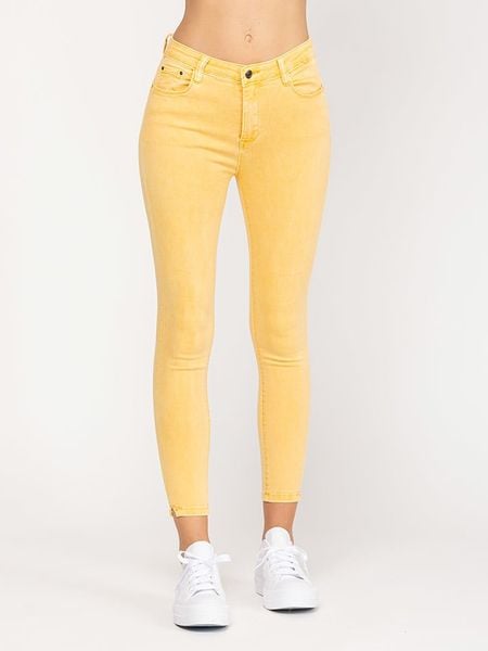 Tantra Dżinsy - Skinny fit - w kolorze żółtym rozmiar: S. Żółte jeansy damskie Tantra. Za 113.63 zł.