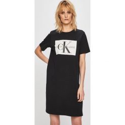 Calvin Klein Jeans - Sukienka. Białe sukienki damskie Calvin Klein Jeans, na co dzień, s, bez wzorów, z bawełny, casualowe, bez kołnierzyka, bez ramiączek, mini, proste. W wyprzedaży za 249.90 zł.
