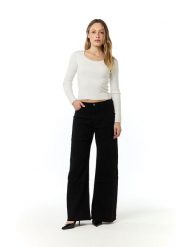 Tamba Dżinsy - Flared fit - w kolorze czarnym rozmiar: 40. Czarne jeansy damskie Tamba, z podwyższonym stanem. Za 152.26 zł.