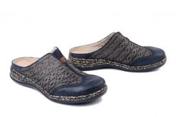 RIEKER 46376-14 blue, klapki damskie. Niebieskie klapki damskie Rieker, bez wzorów, z gumy, bez obcasa. Za 329.90 zł.