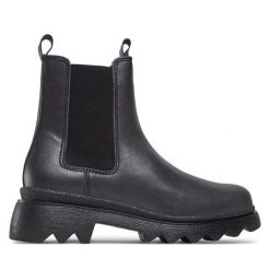 Sztyblety Tamaris. Czarne botki damskie Tamaris, bez obcasa, na płaskiej podeszwie, bez zapięcia. Za 359.99 zł.