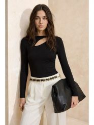 Trendyol Bluzka w kolorze czarnym rozmiar: XL. Czarne bluzki damskie Trendyol, xl, bez wzorów, z wiskozy, bez kołnierzyka, bez ramiączek. Za 52.99 zł.