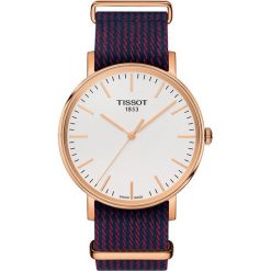 PROMOCJA ZEGAREK TISSOT Everytime T109.410.38.031.00. Białe zegarki męskie TISSOT, ze stali. W wyprzedaży za 968.00 zł.