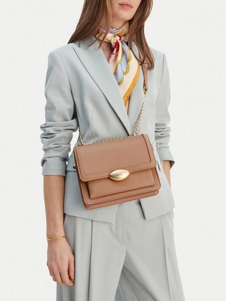 GINO ROSSI Torebka EO-KY129 Różowy. Czerwone torebki klasyczne damskie Gino Rossi, bez wzorów, z materiału, wizytowe, bez kołnierzyka, bez ramiączek. Za 299.99 zł.